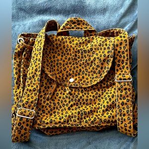 BAGGU cheetah print canvas backpack excellent condition